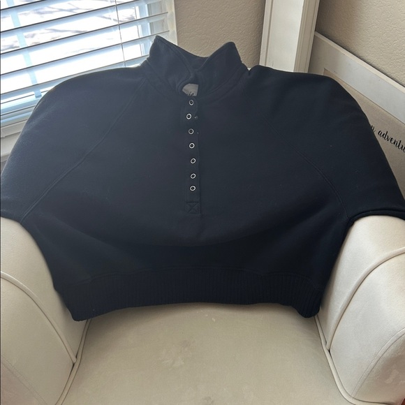 Aerie Black Sweatshirt - Picture 7 of 7